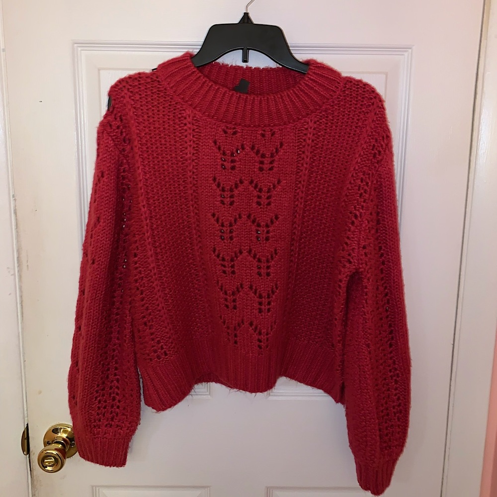 Medium sized pink Francesca’s sweater